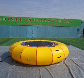T20-004 Juego de agua hermético flotando en el mar trampolín inflable adecuado para niños y adultos
