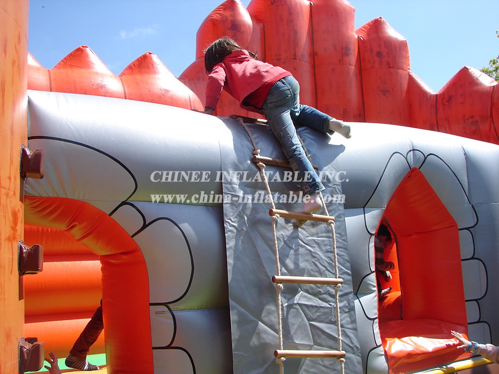 T6-703 Fort Apache Jeu Inflatable 15M