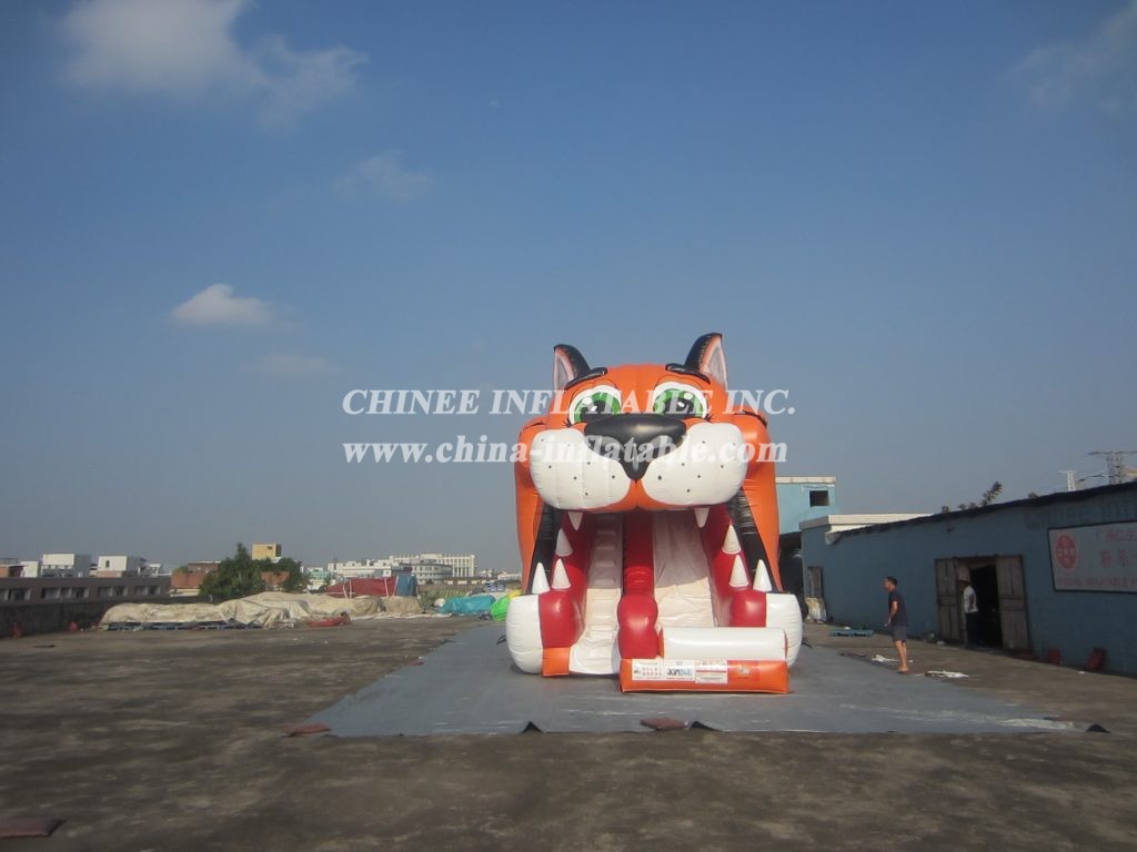 T8-2501 Giant Dog Inflatable Slides