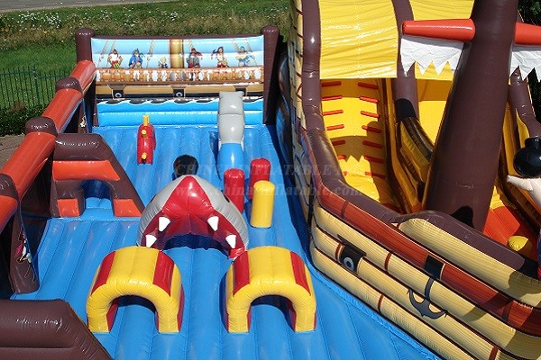 T6-852 Bouncer Pirateship Playground