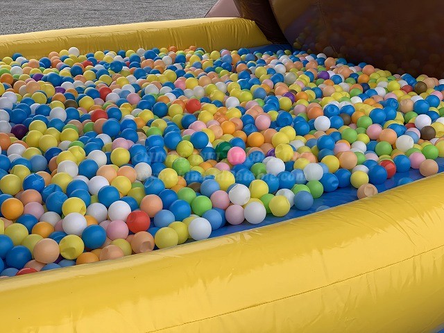 T2-4712 Big Head Bear Ball Pool Bouncer