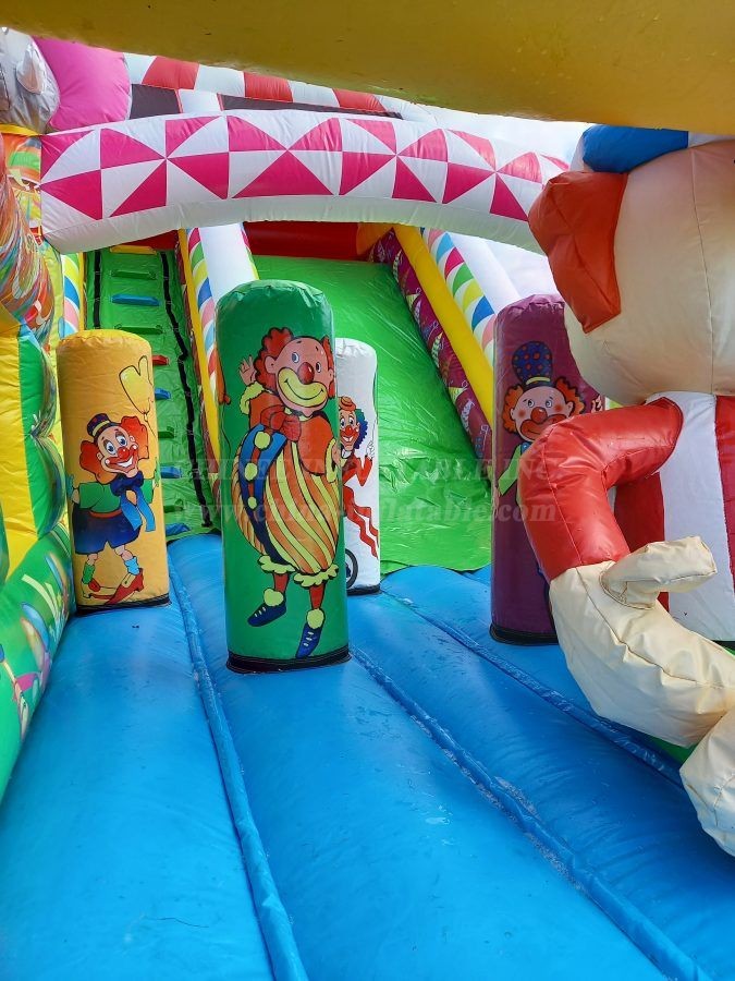 T8-4527 Circus Inflatable Dry Slide