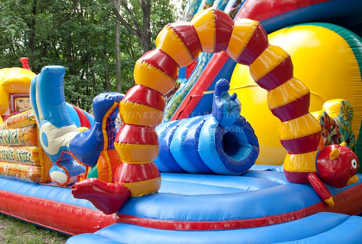 T6-1149 Bouncy Castle Alice in Wonderland