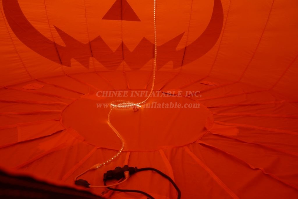 S4-814 Halloween inflatable pumpkin decoration with LED lights